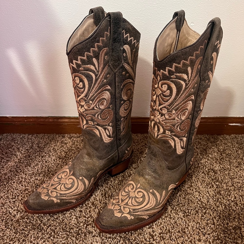 Women’s Size 6 1/2 Circle G Cowboy Boots. Never worn.